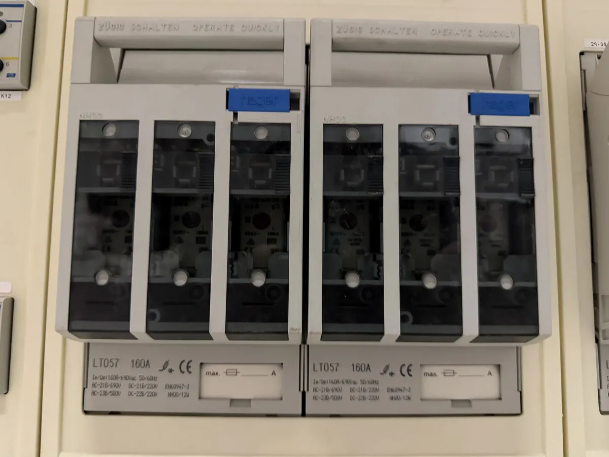 Priva Compri HX Building Automation Controller with Expansion Modules and Control Cabinet HKL1