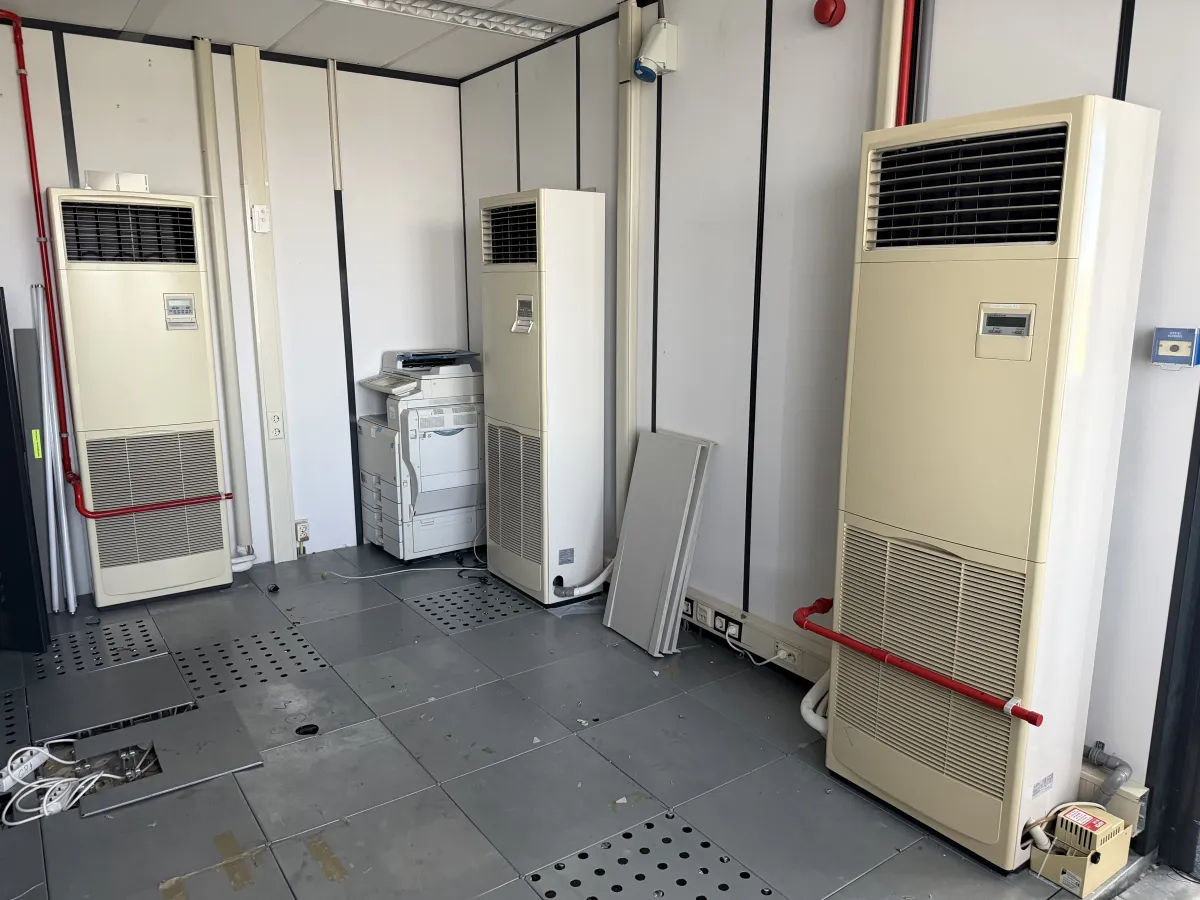 Mitsubishi Electric Floor-Standing Air Conditioning Units x3 – Used Commercial AC