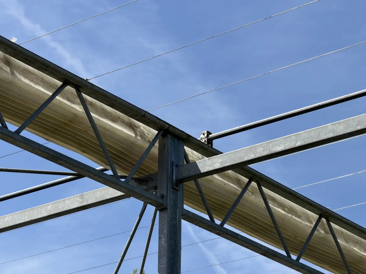Large Commercial Greenhouse Steel Structure with Shade Cloth – Full Span Glasshouse
