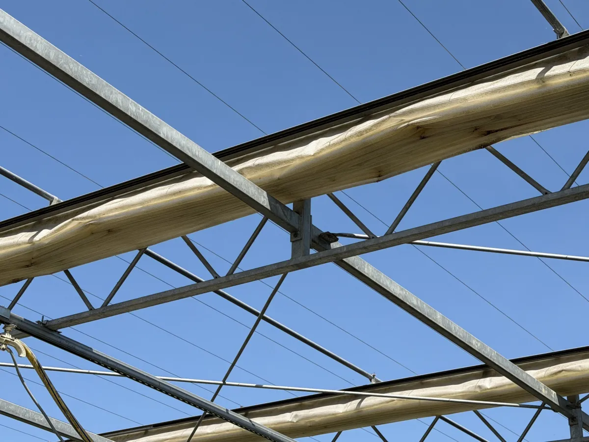 Large Commercial Greenhouse Steel Structure with Shade Cloth – Full Span Glasshouse