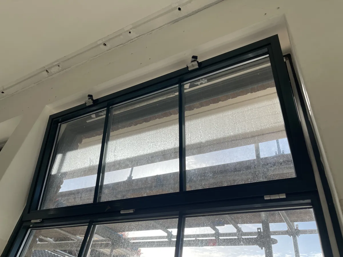 Large Dark Green Steel-Framed Multi-Pane Windows – Industrial Style, New/Near-New Condition