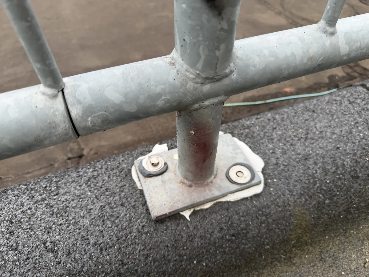 Galvanised Steel Crowd Control Barriers / Roof Safety Railings - Multiple Sections