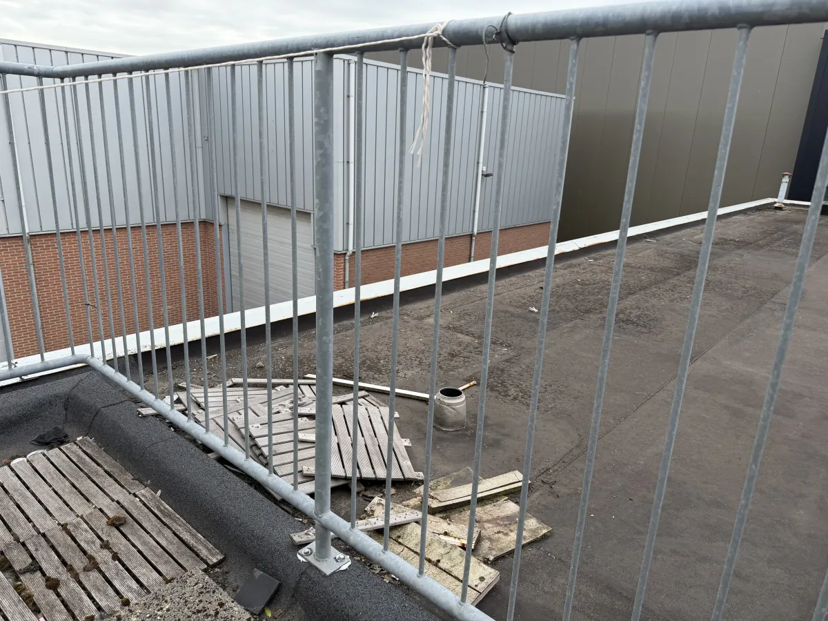 Galvanised Steel Crowd Control Barriers / Roof Safety Railings - Multiple Sections
