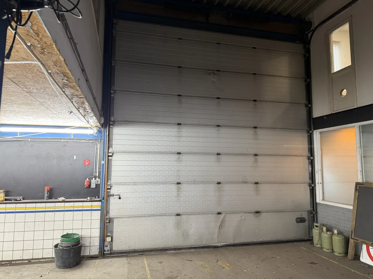 Large Industrial Sectional Overhead Door - Nassau Brand, Steel, approx. 4x4m