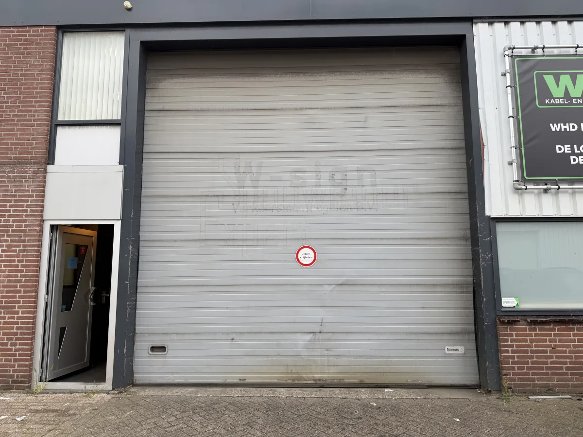 Large Industrial Sectional Overhead Door - Nassau Brand, Steel, approx. 4x4m
