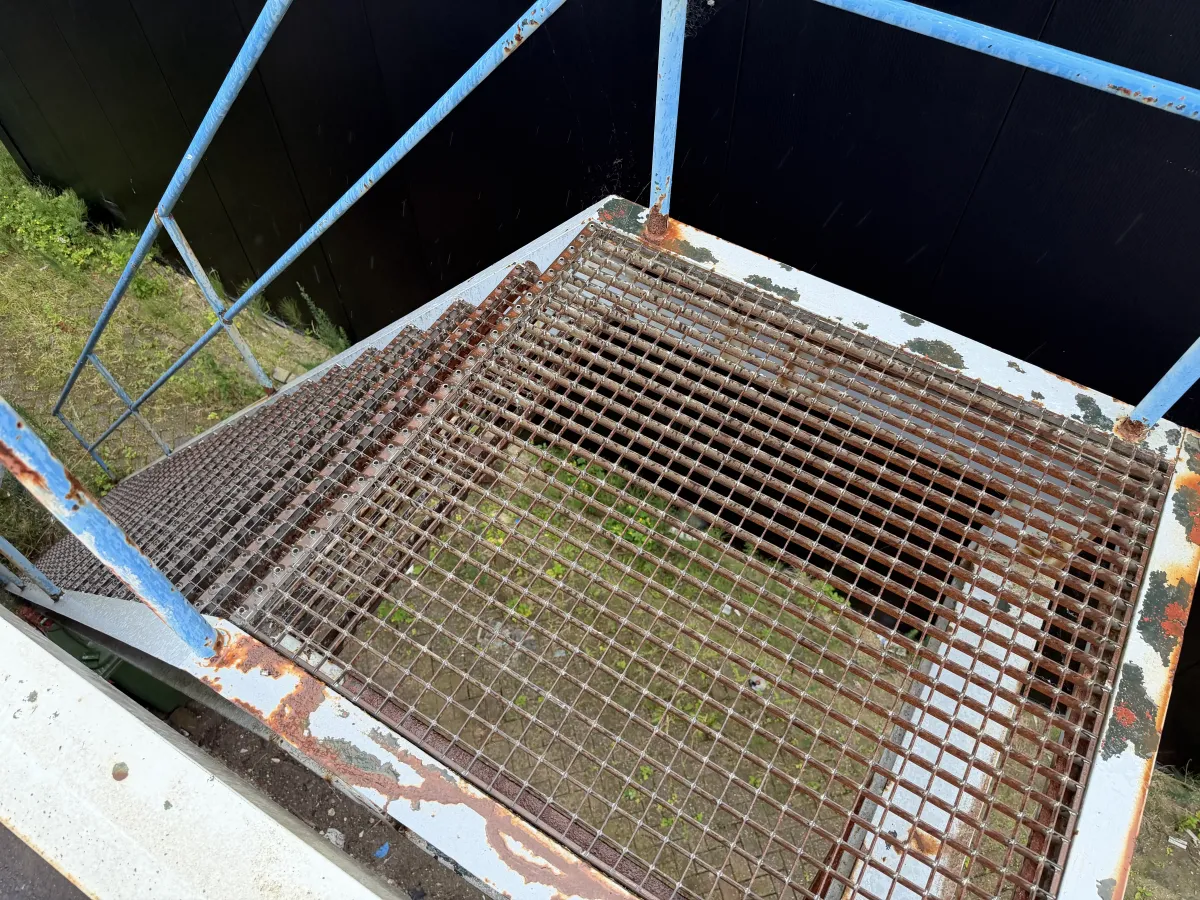 Industrial Steel Exterior Staircase with Landing Platform and Grating Steps