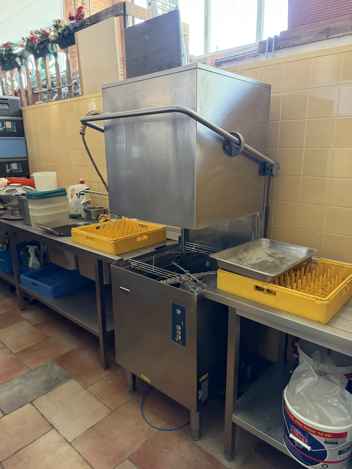 Commercial Hood-Type Pass-Through Dishwasher - Electrolux Professional Kitchen