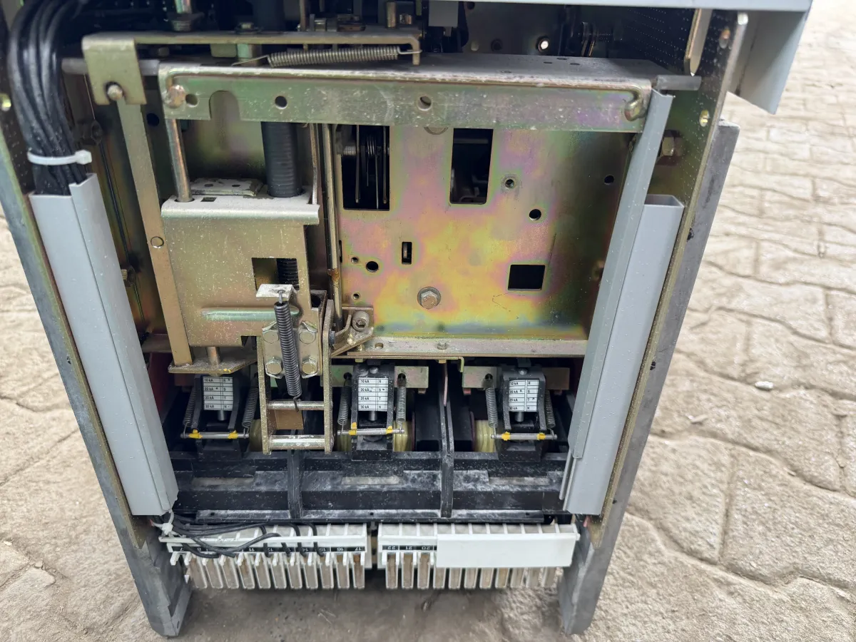 ABB SACE F1 Air Circuit Breaker 1250A 690V with Solid State Trip Unit