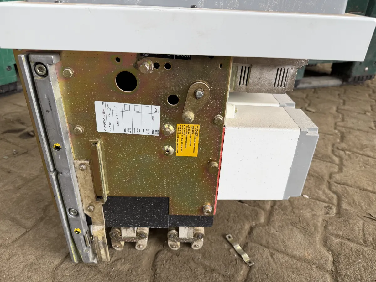 ABB SACE F1 Air Circuit Breaker 1250A 690V with Solid State Trip Unit
