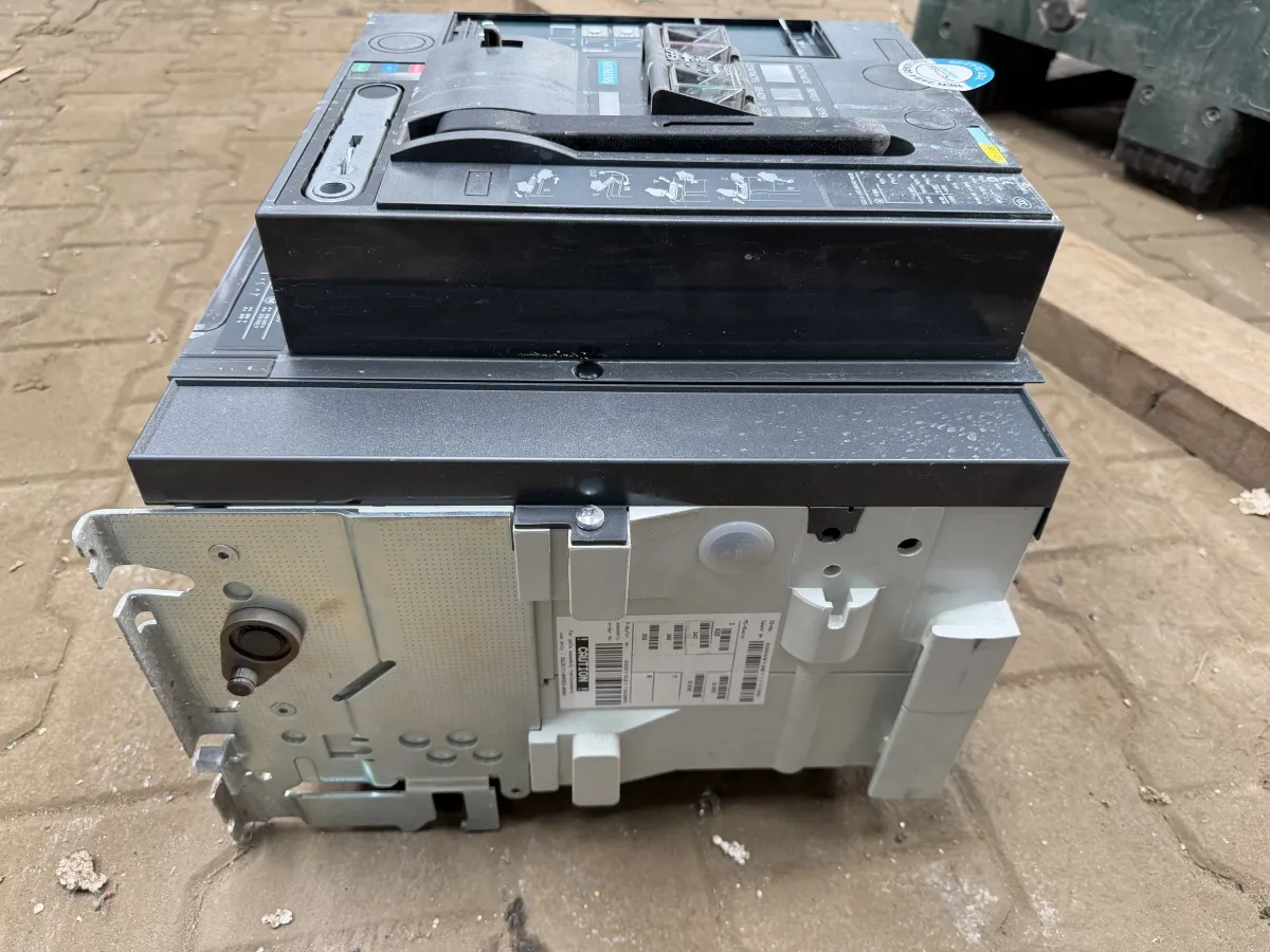 Siemens 3WL Air Circuit Breaker 1600A 690V LSIG - Used