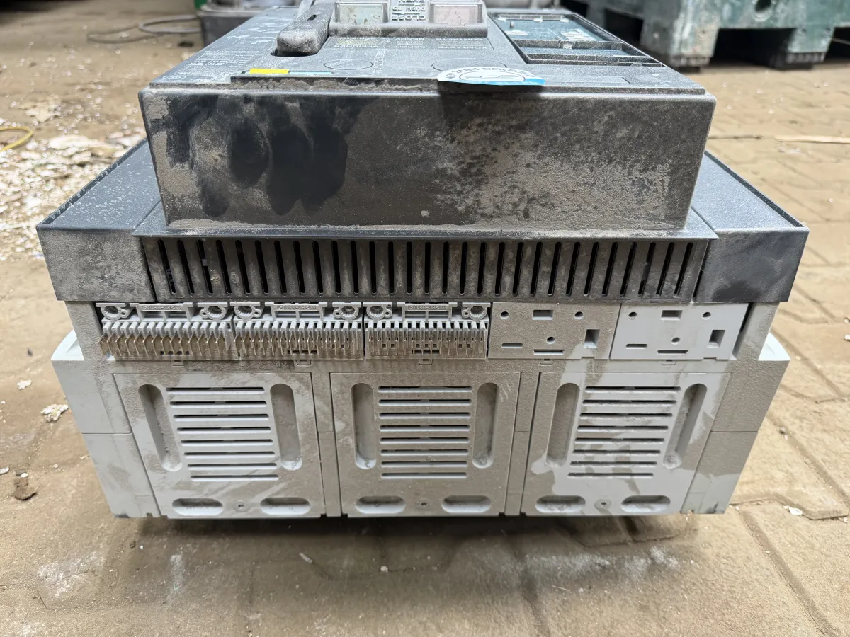 Siemens 3WL Air Circuit Breaker 1600A 690V LSIG - Used