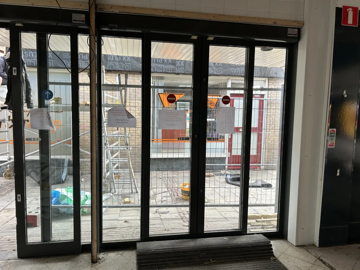 Large Aluminium Glazed Storefront Door & Window System – Dark Anthracite, Used
