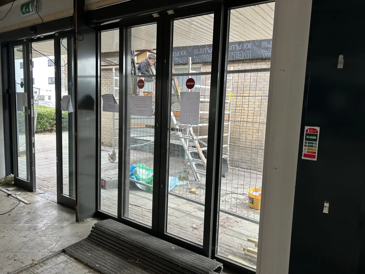Large Aluminium Glazed Storefront Door & Window System – Dark Anthracite, Used