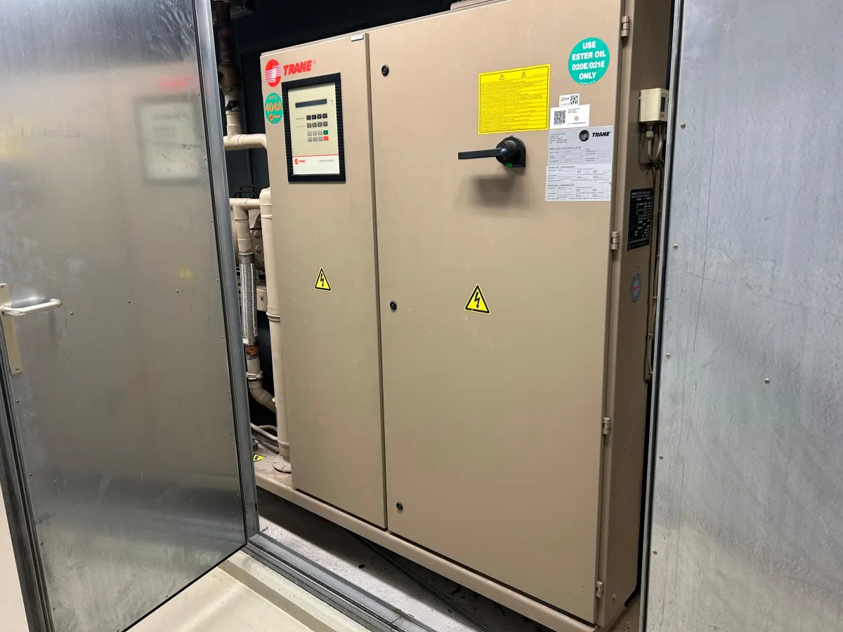 Trane CHHB085 Helirotor Screw Chiller Unit 226kW R404A - 2002, Dual Compressor
