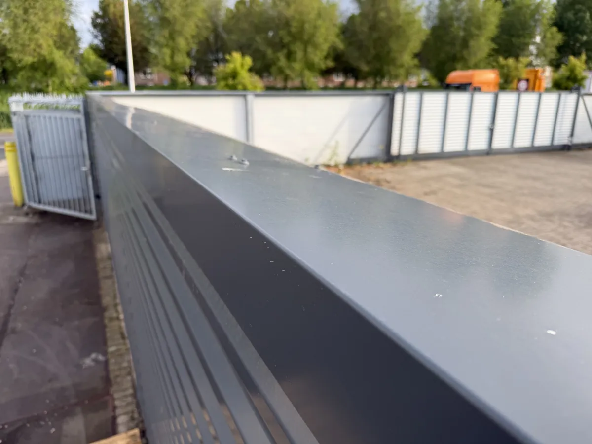 Double sliding gate with fences (Total 84 meters)