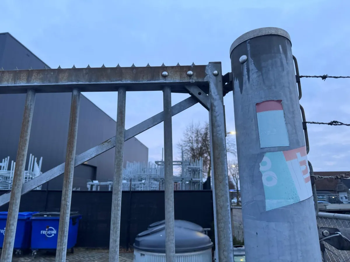 Galvanised Steel Double Swing Gate – Industrial Grade, Good Condition