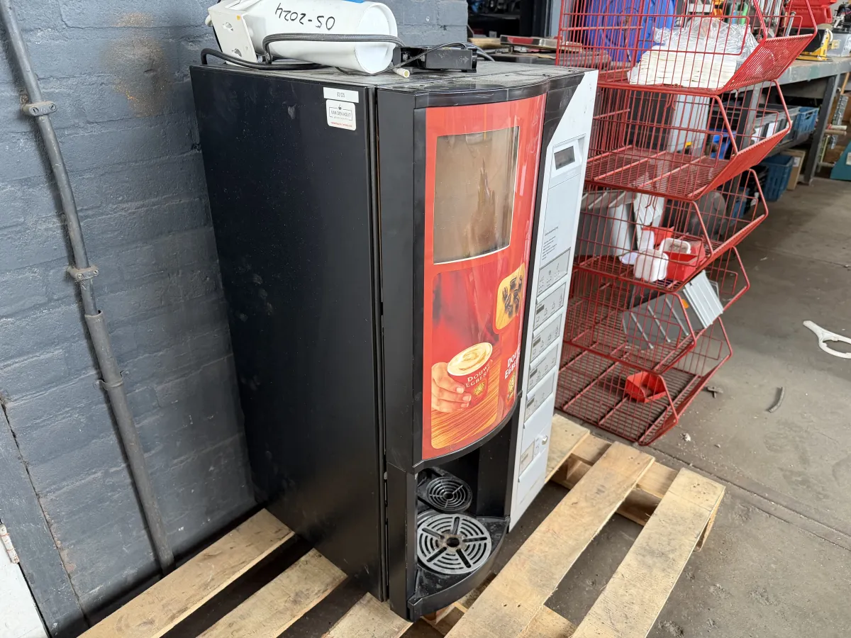 Douwe Egberts Coffee Vending Machine – Multi-Drink, Plumbed-In, Used