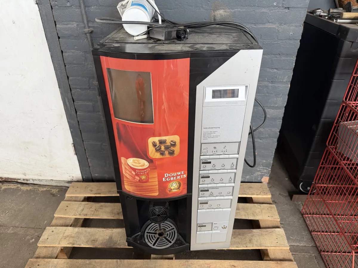 Douwe Egberts Coffee Vending Machine – Multi-Drink, Plumbed-In, Used