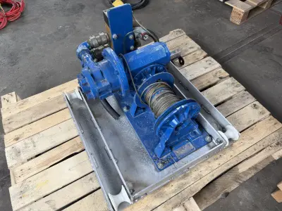 Hydraulic Winch with Wire Rope Drum – Blue, Pallet-Mounted, Heavy Duty