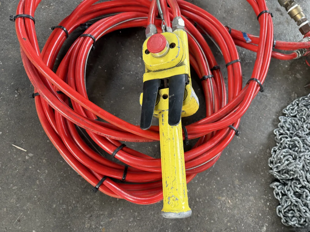 Hydraulic Chain Hoist with Remote Control & Hoses – Complete Set