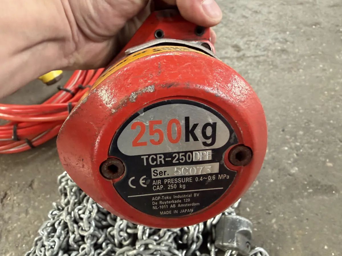 Hydraulic Chain Hoist with Remote Control & Hoses – Complete Set