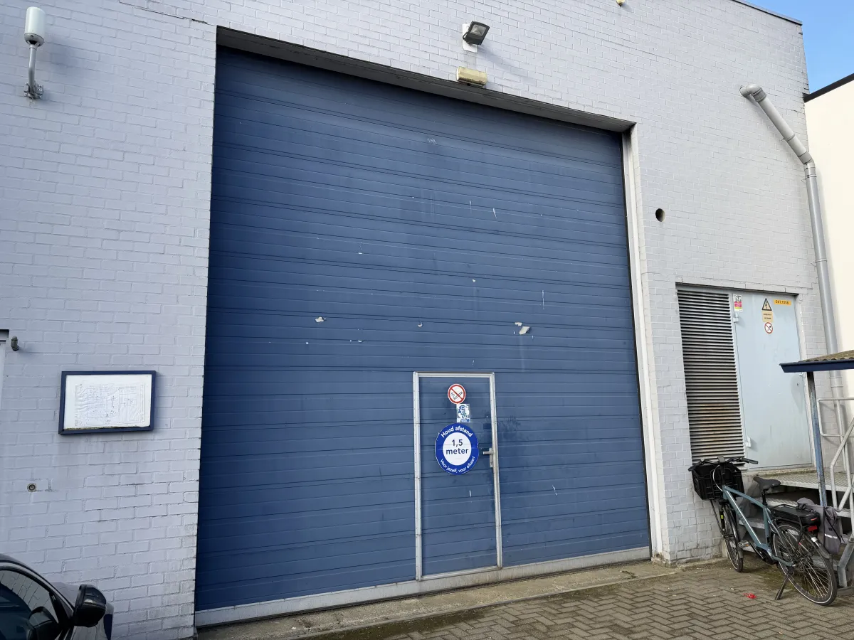Industrial Sectional Overhead Door Blue, (4,79 mtr Wide x 5,03 mtr High)