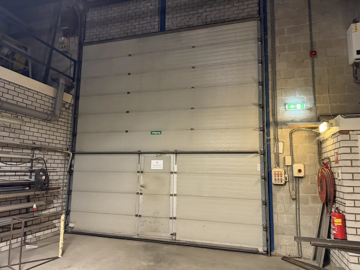 Industrial Sectional Overhead Door Blue, (4,79 mtr Wide x 5,03 mtr High)