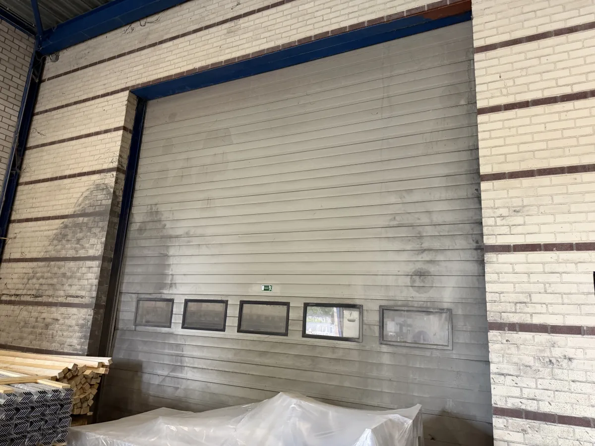 Industrial Sectional Overhead Door White, (4,64 mtr Wide x 5,03 mtr High)