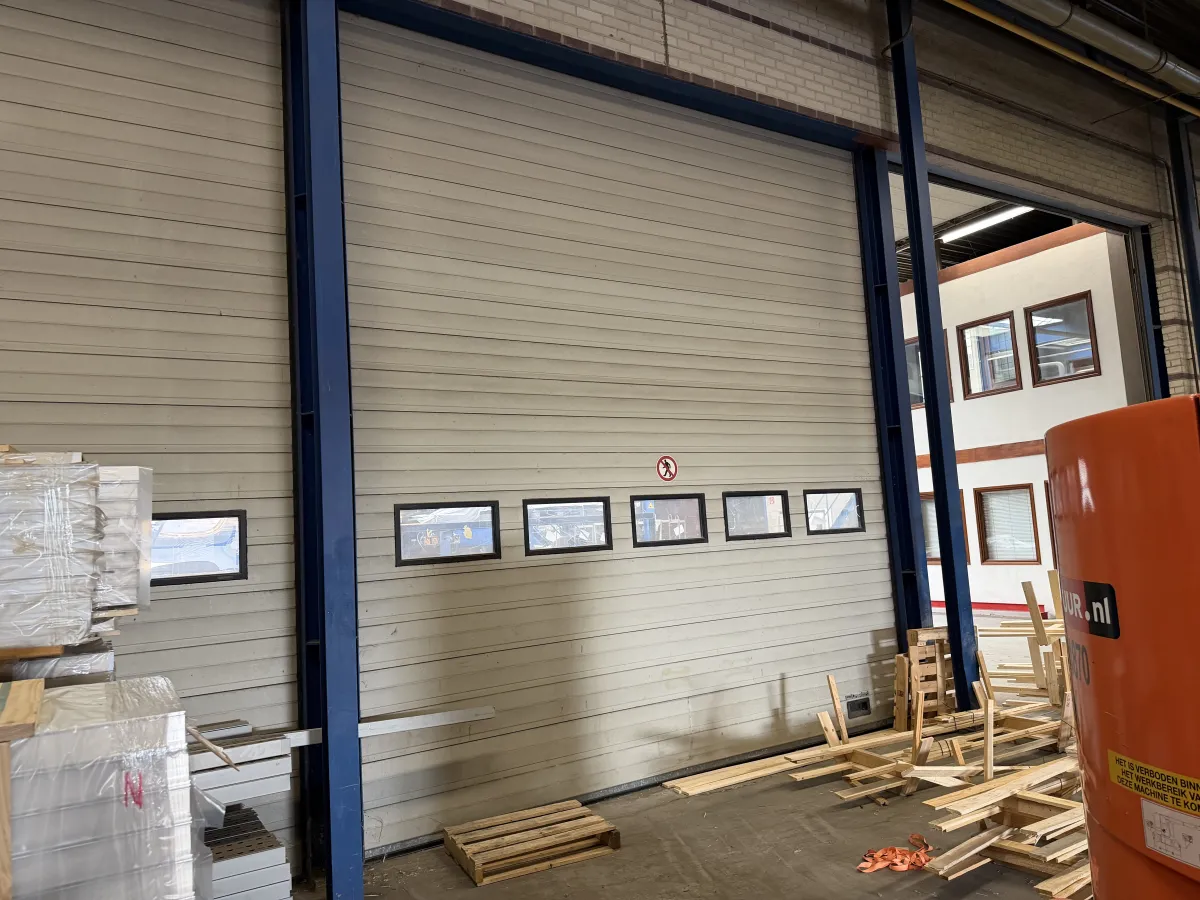 Industrial Sectional Overhead Door White, (4,64 mtr Wide x 5,03 mtr High)