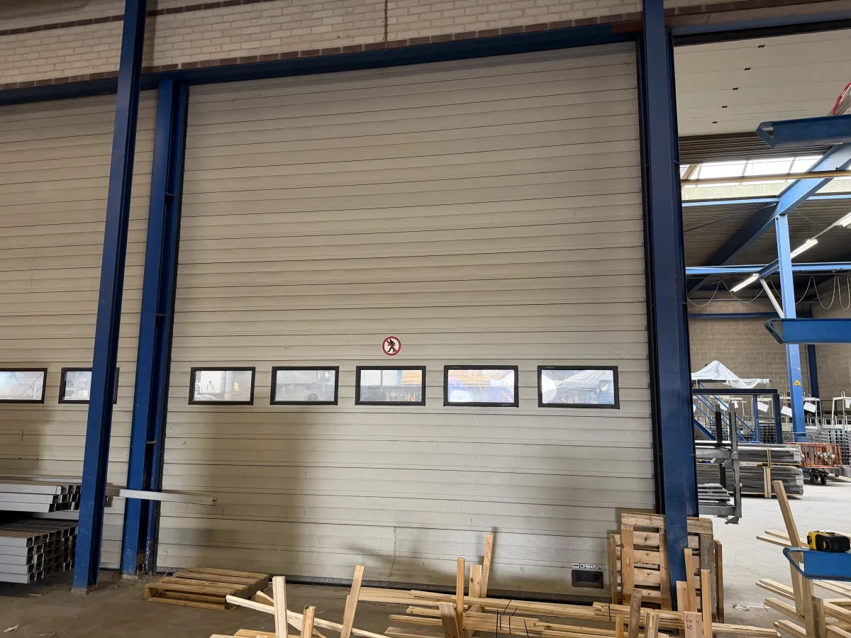 Industrial Sectional Overhead Door White, (4,64 mtr Wide x 5,03 mtr High)