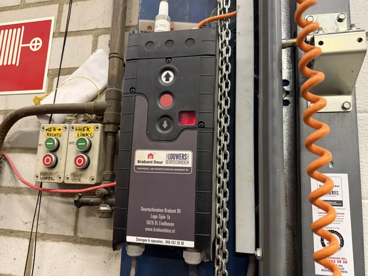 Louwers Sectional Industrial Door ST9V – 4450x5000mm, 2022, with Motor Unit