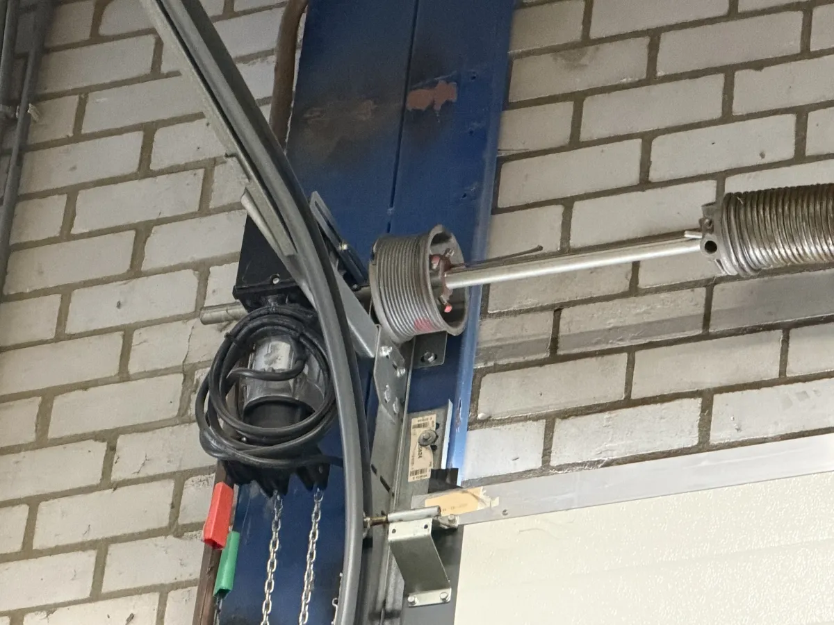Louwers Sectional Industrial Door ST9V – 4450x5000mm, 2022, with Motor Unit
