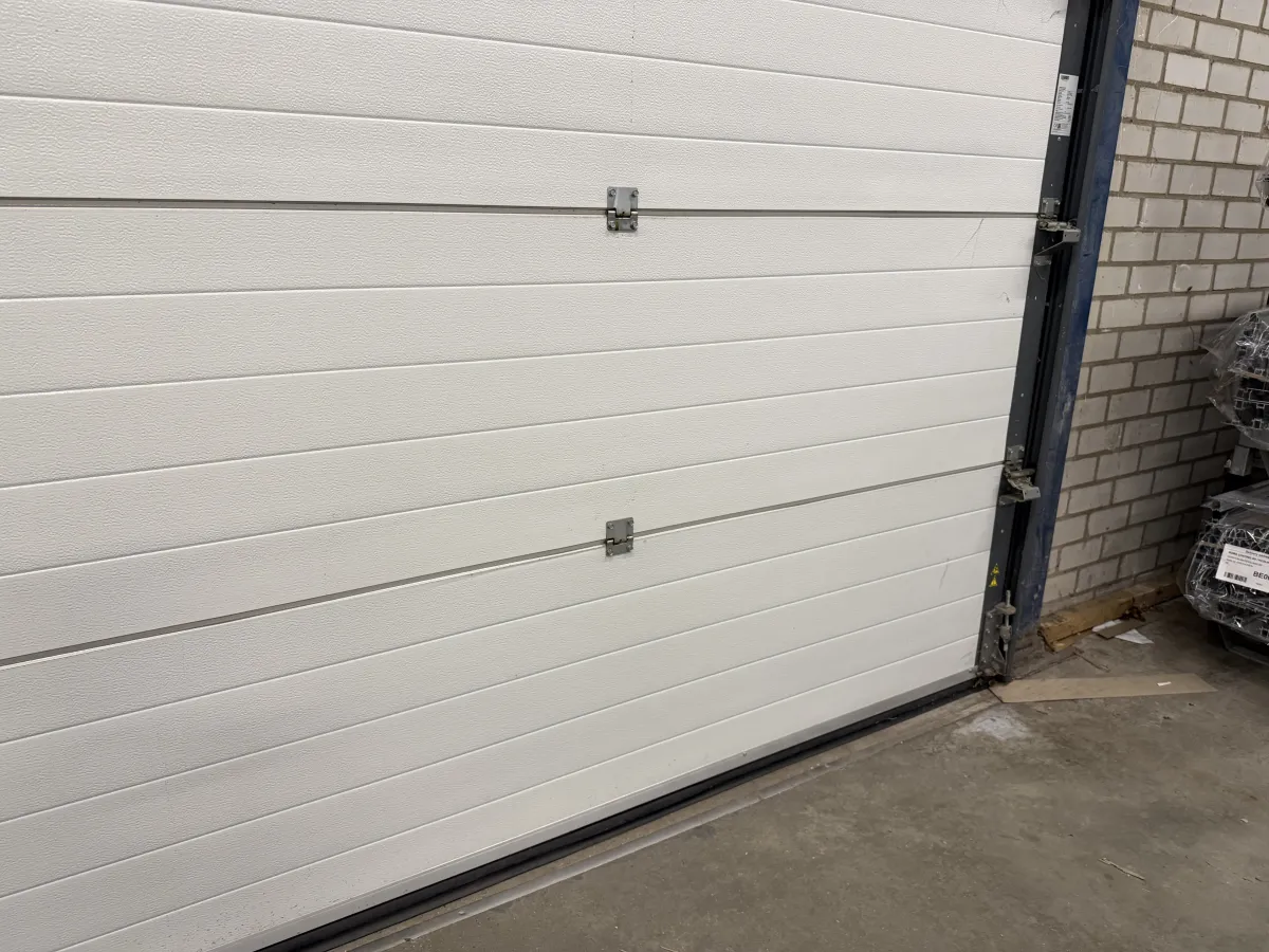 Louwers Sectional Industrial Door ST9V – 4450x5000mm, 2022, with Motor Unit