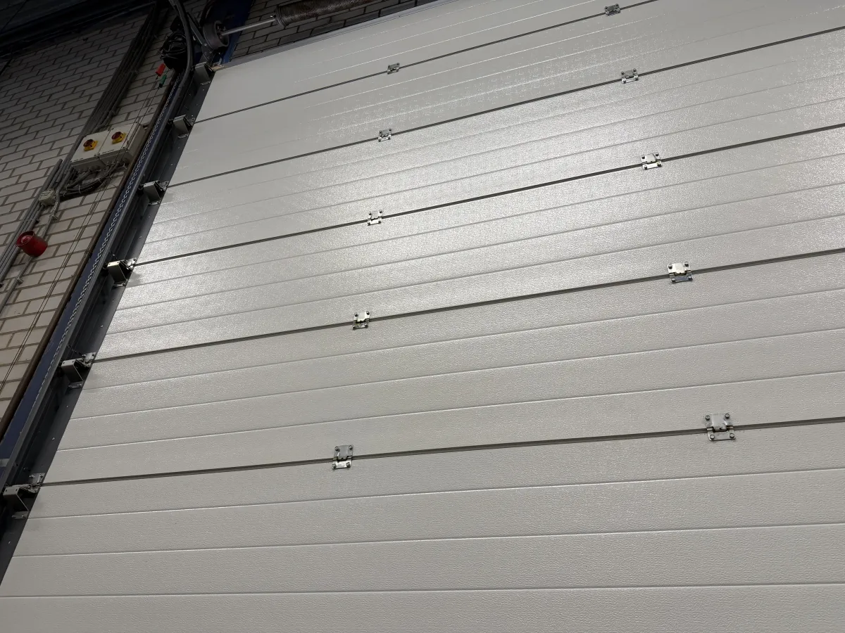 Louwers Sectional Industrial Door ST9V – 4450x5000mm, 2022, with Motor Unit