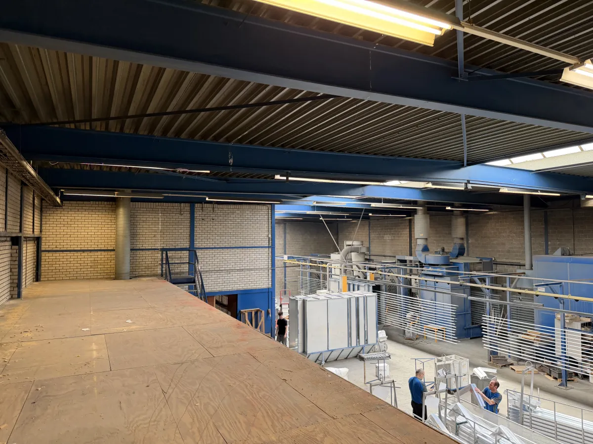 Steelconstruction with Roof Structure 21,50 x 54,80 mtr. (1.178 m2)