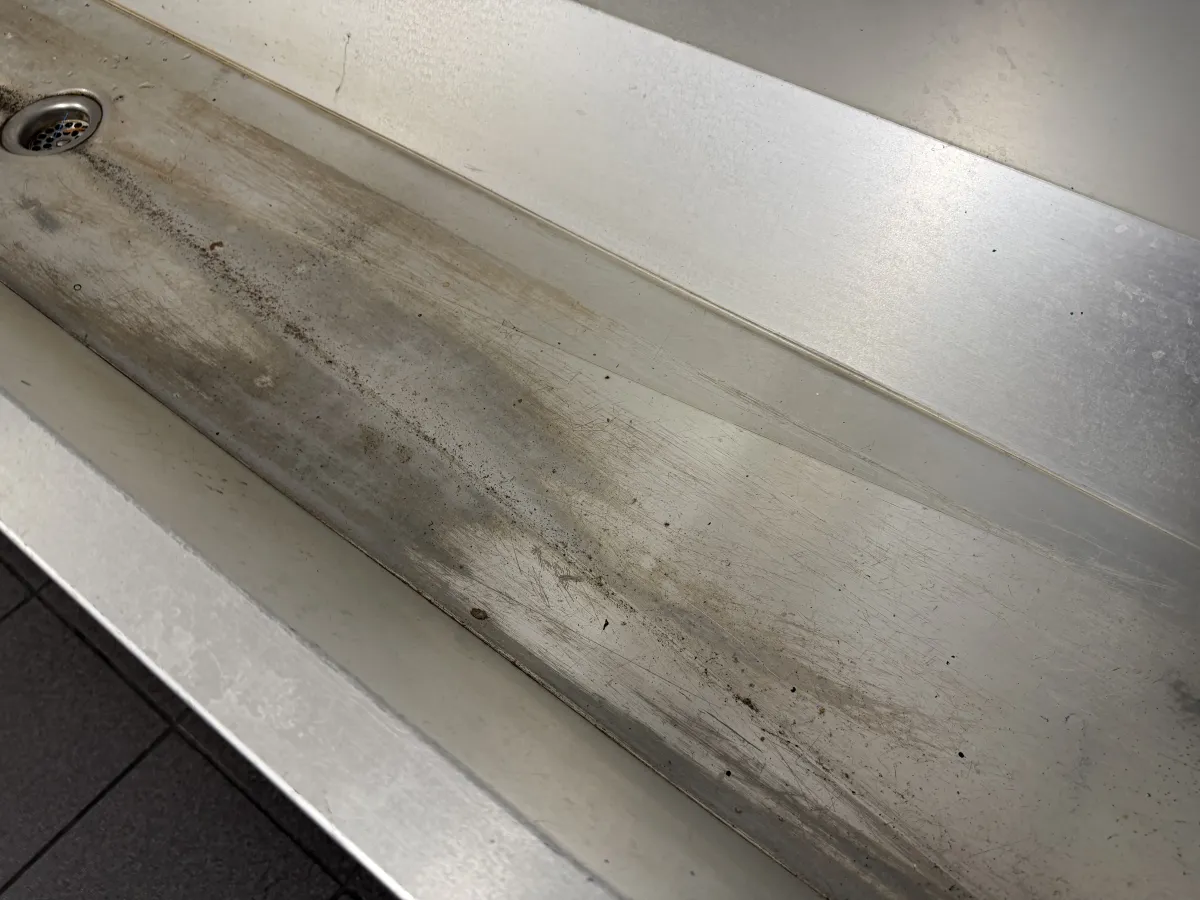 Aluminium sink with 4 Mixer Taps – Used