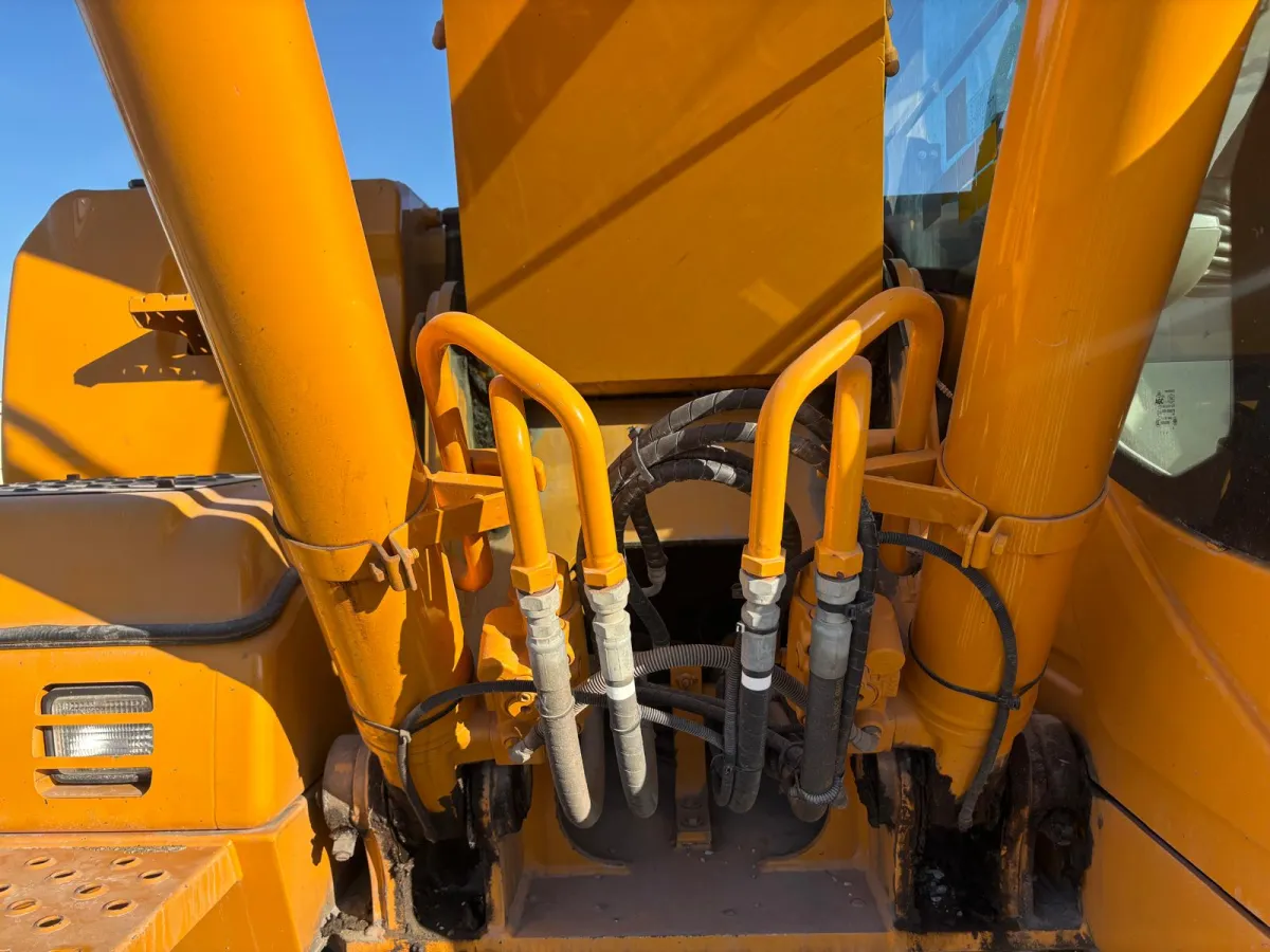 Hitachi Zaxis 210LC Crawler Excavator – 21 Ton Class, Ready for Work