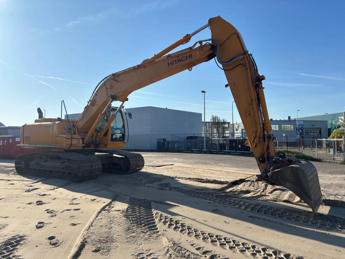 Hitachi Zaxis 210LC Crawler Excavator – 21 Ton Class, Ready for Work