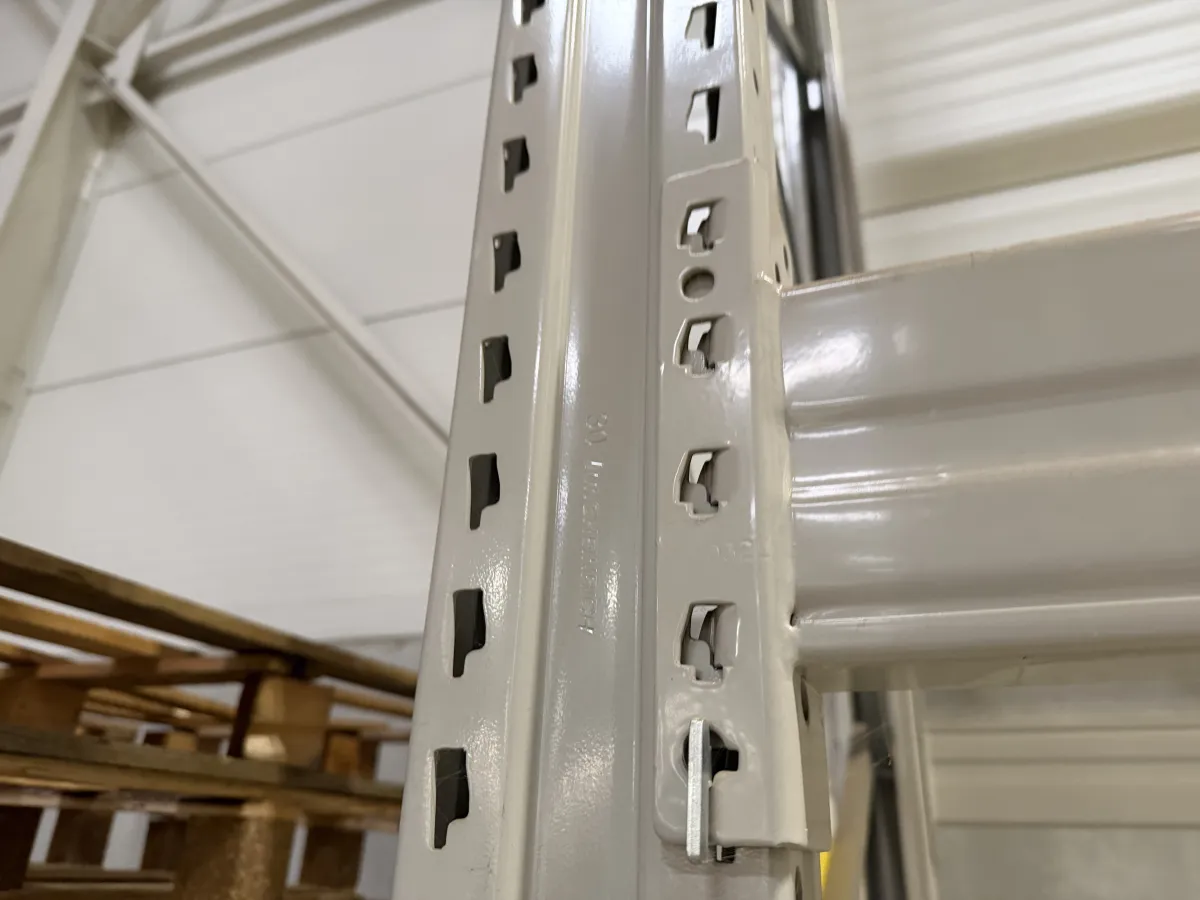 Heavy-Duty Pallet Racking System – Multi-Level, High-Bay, Steel, Large Warehouse Lot
