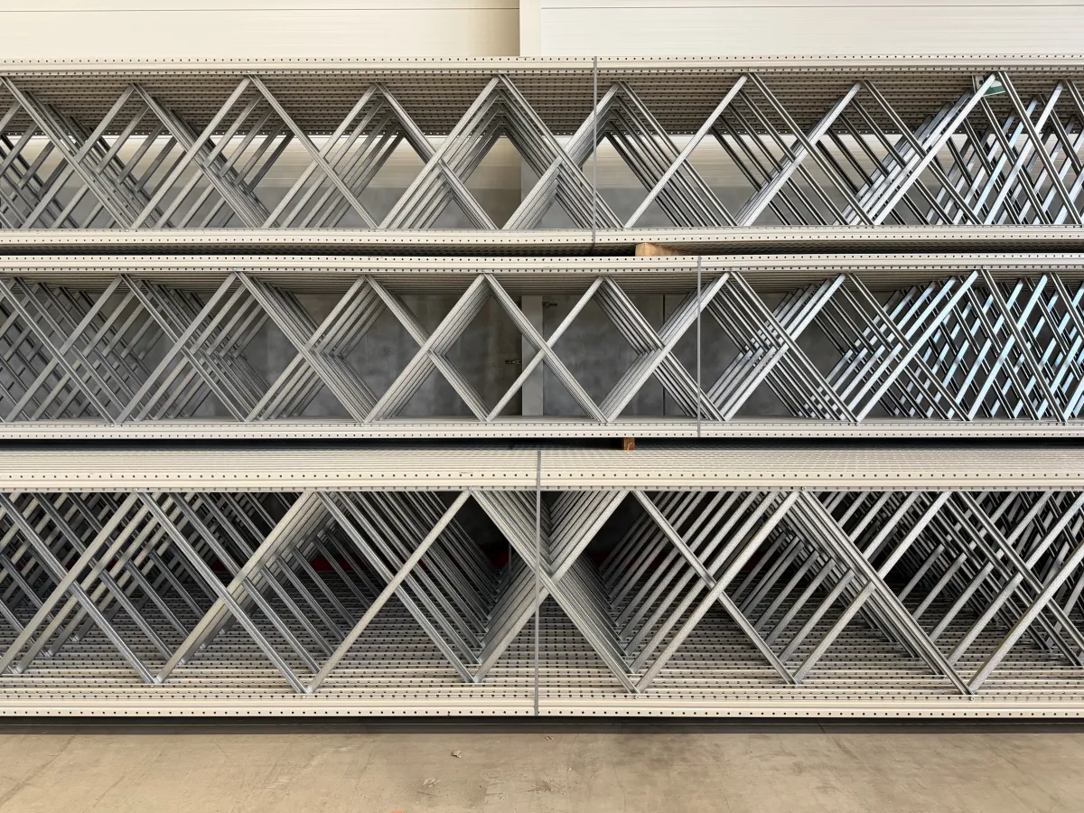White coated Pallet Racking Frames & Beams – Large Quantity, Heavy-Duty Steel