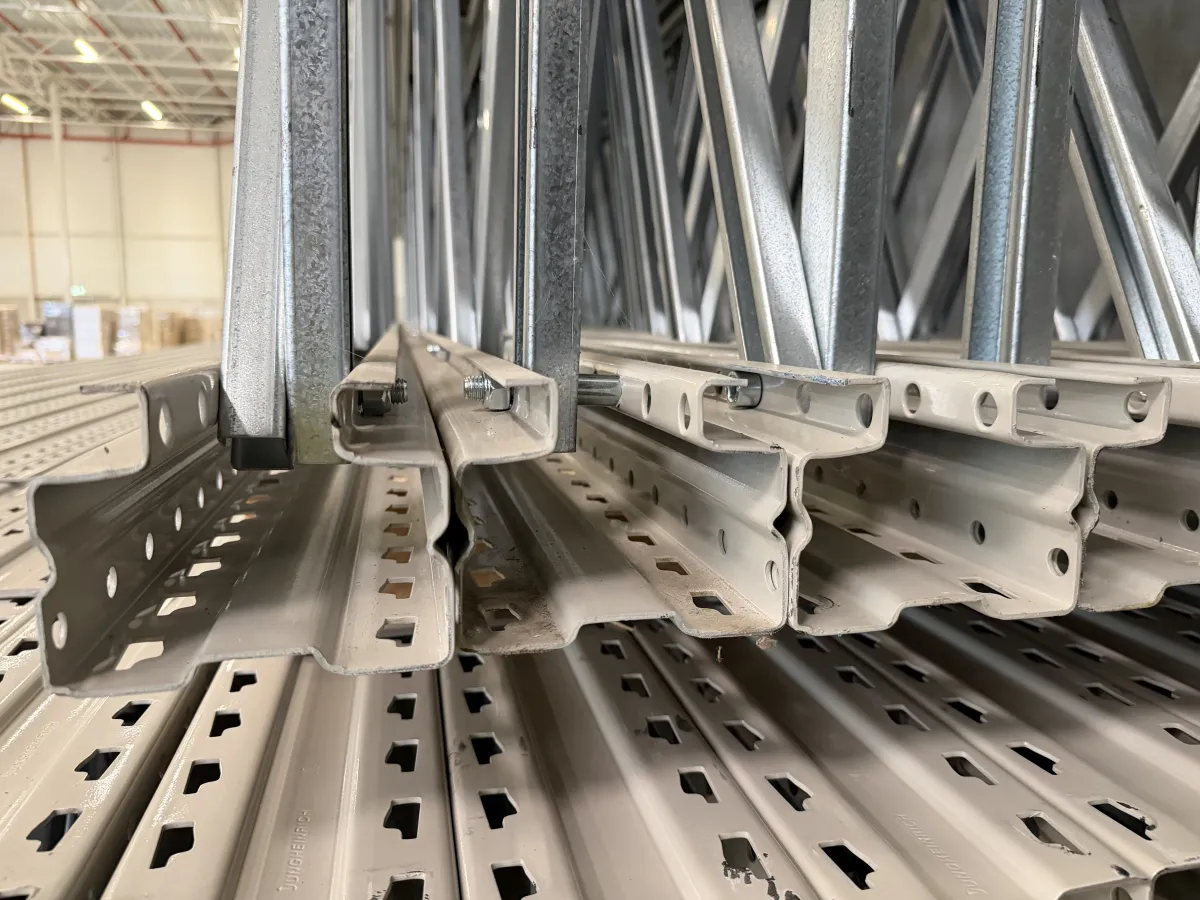 White coated Pallet Racking Frames & Beams – Large Quantity, Heavy-Duty Steel
