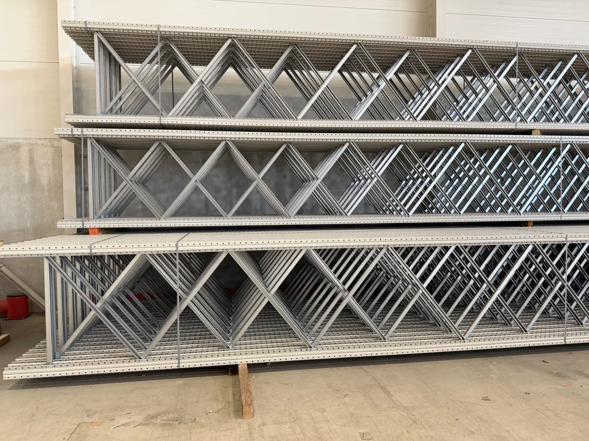 White coated Pallet Racking Frames & Beams – Large Quantity, Heavy-Duty Steel