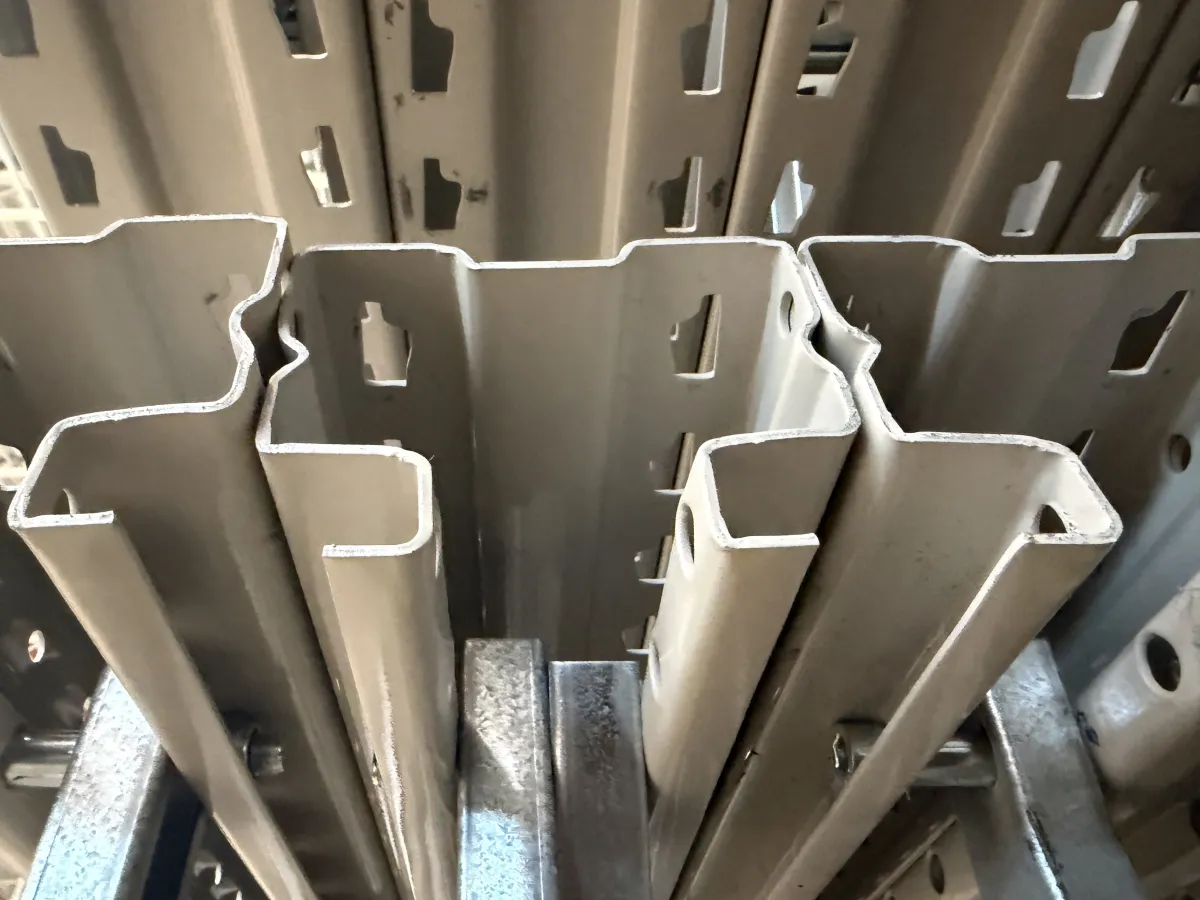 White coated Pallet Racking Frames & Beams – Large Quantity, Heavy-Duty Steel