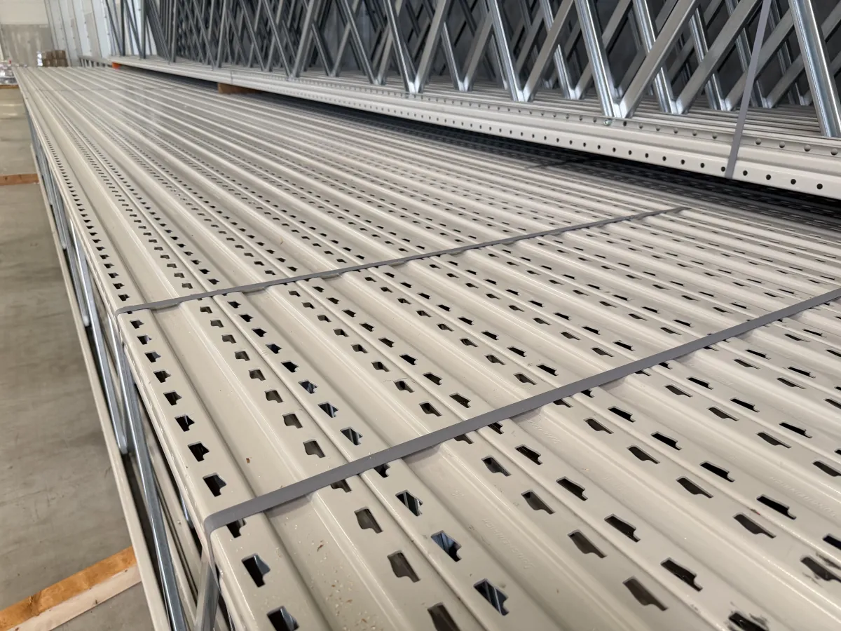 White coated Pallet Racking Frames & Beams – Large Quantity, Heavy-Duty Steel