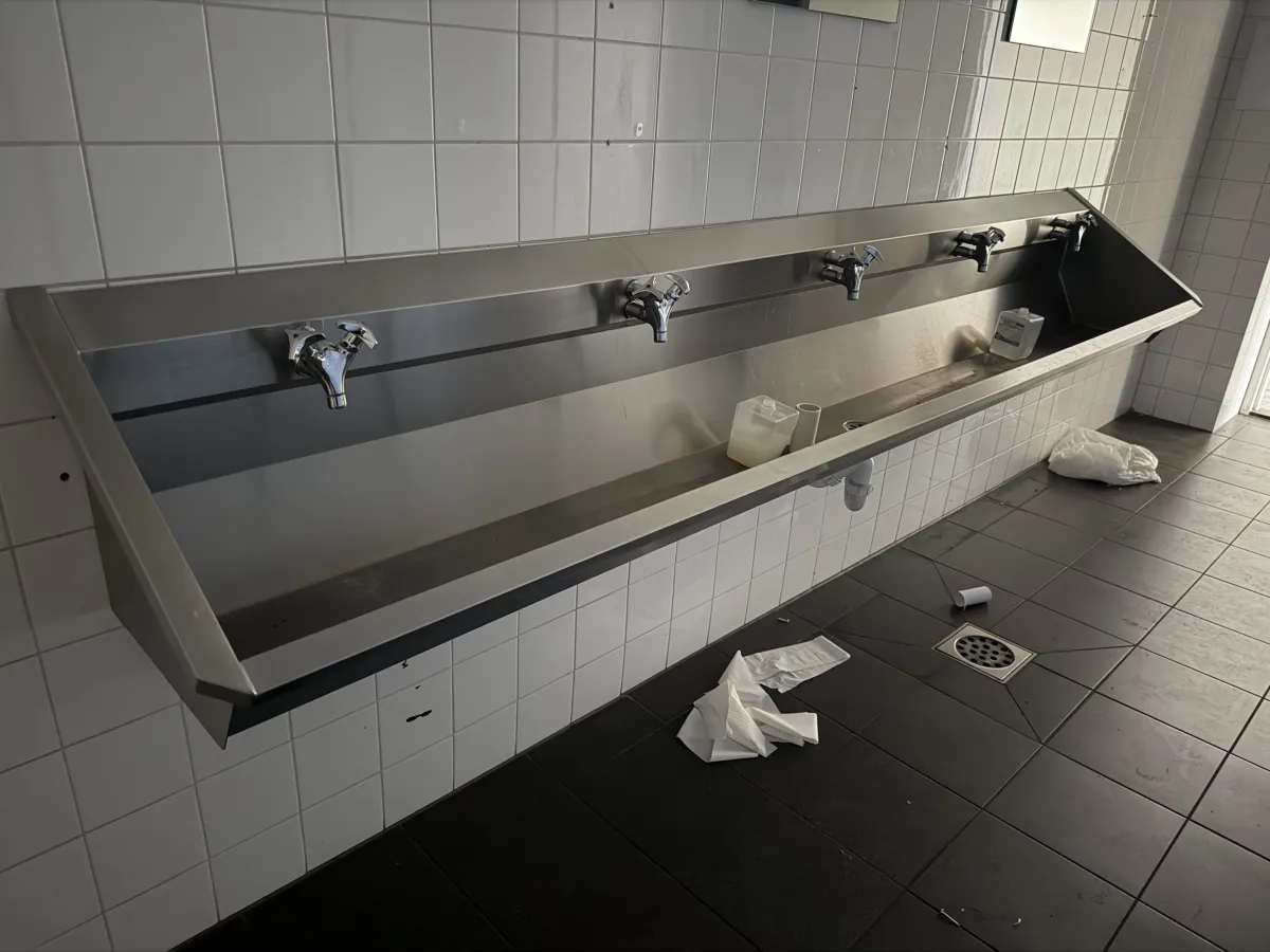 Stainless Steel Trough Sink with 5 taps
