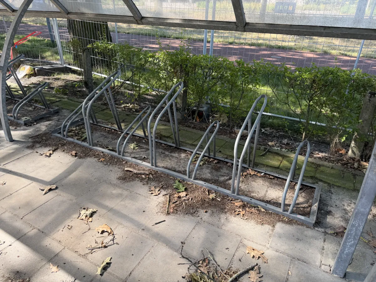 Covered Bicycle Shelter with Arched Polycarbonate Roof & Integrated Bike Racks