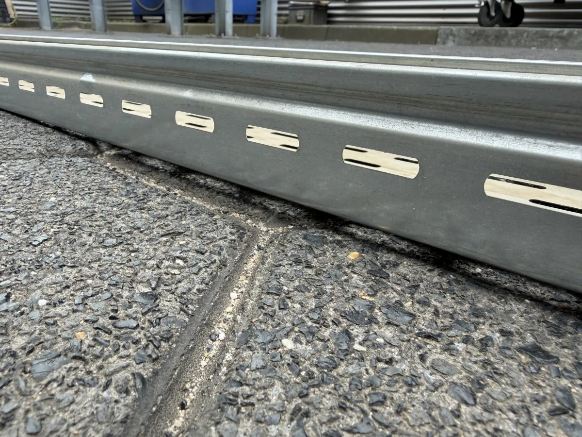 Cable gutter