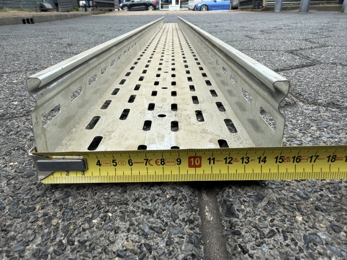 Cable gutter