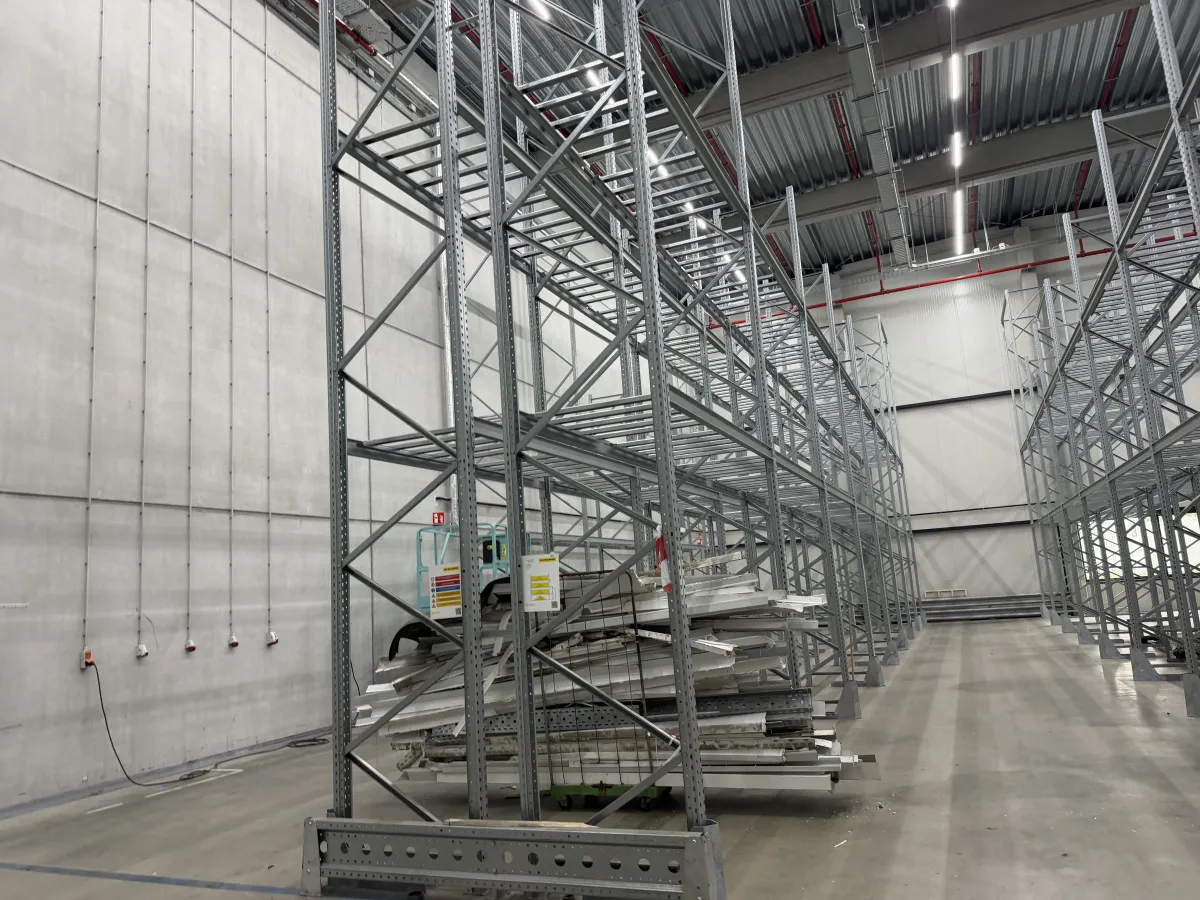 Heavy-Duty Galvanised Pallet Racking System