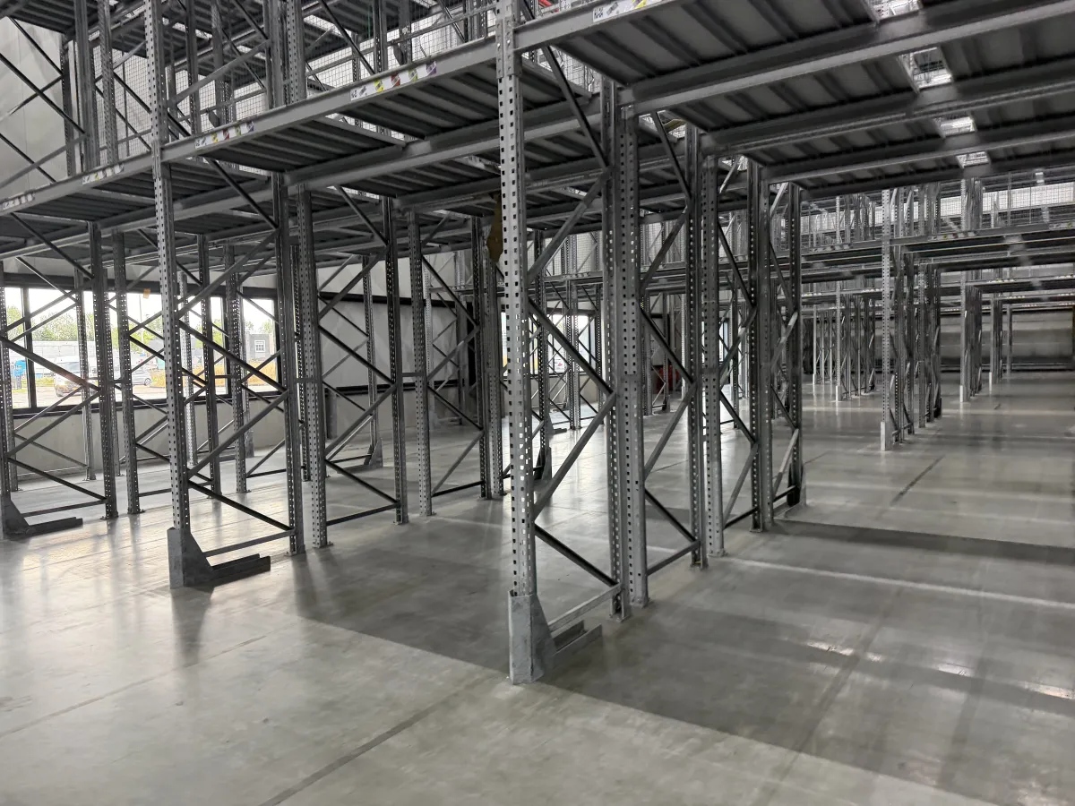 Multi-Tier Steel Mezzanine Racking System – Large Warehouse Installation,